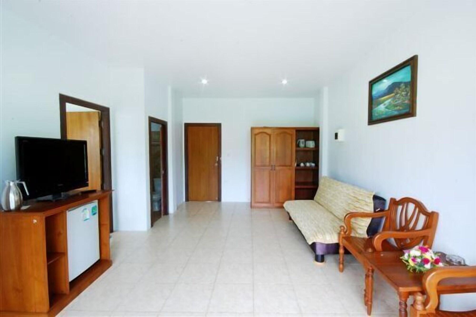 Holiday Guest House Chaweng  Exterior photo