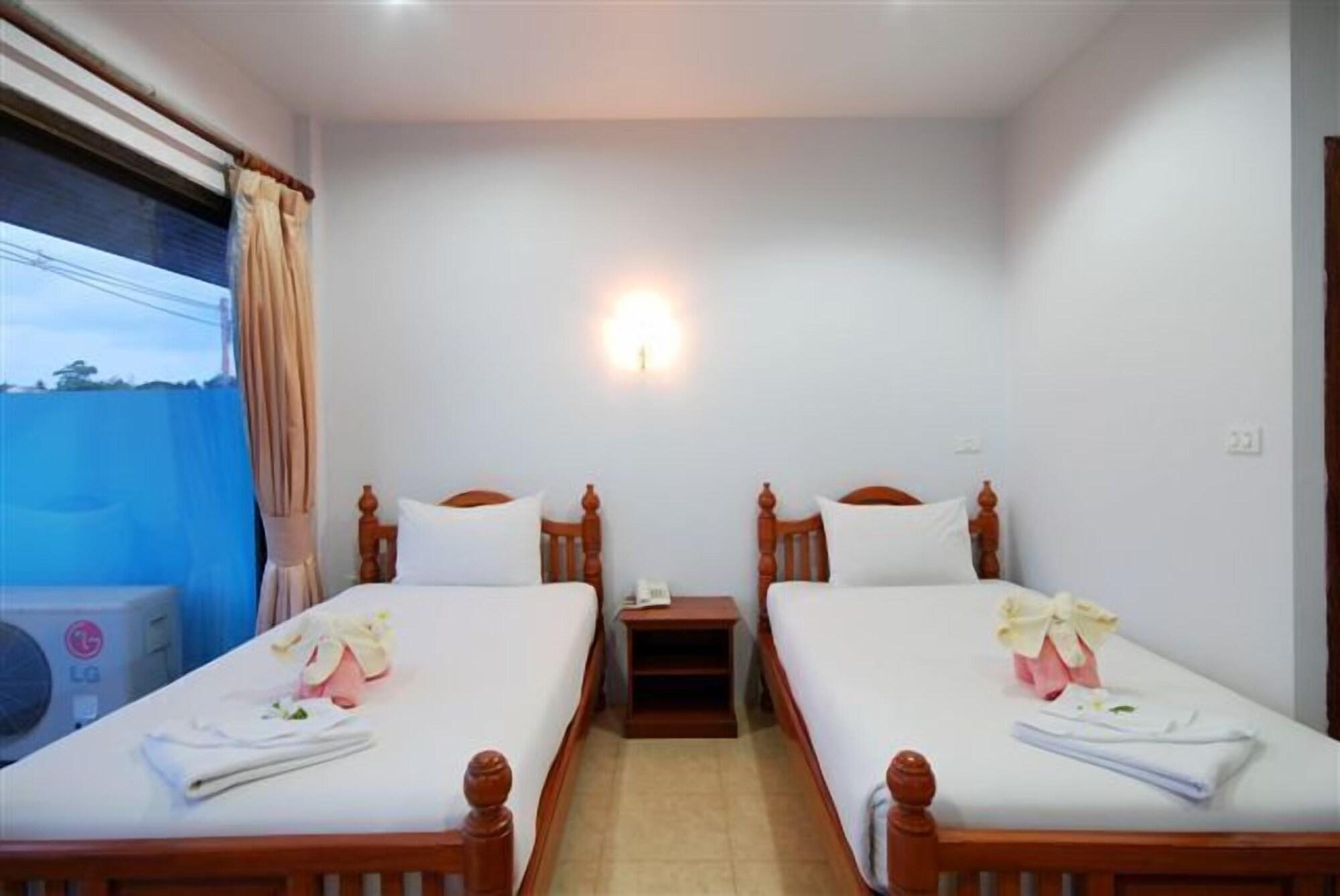 Holiday Guest House Chaweng  Exterior photo