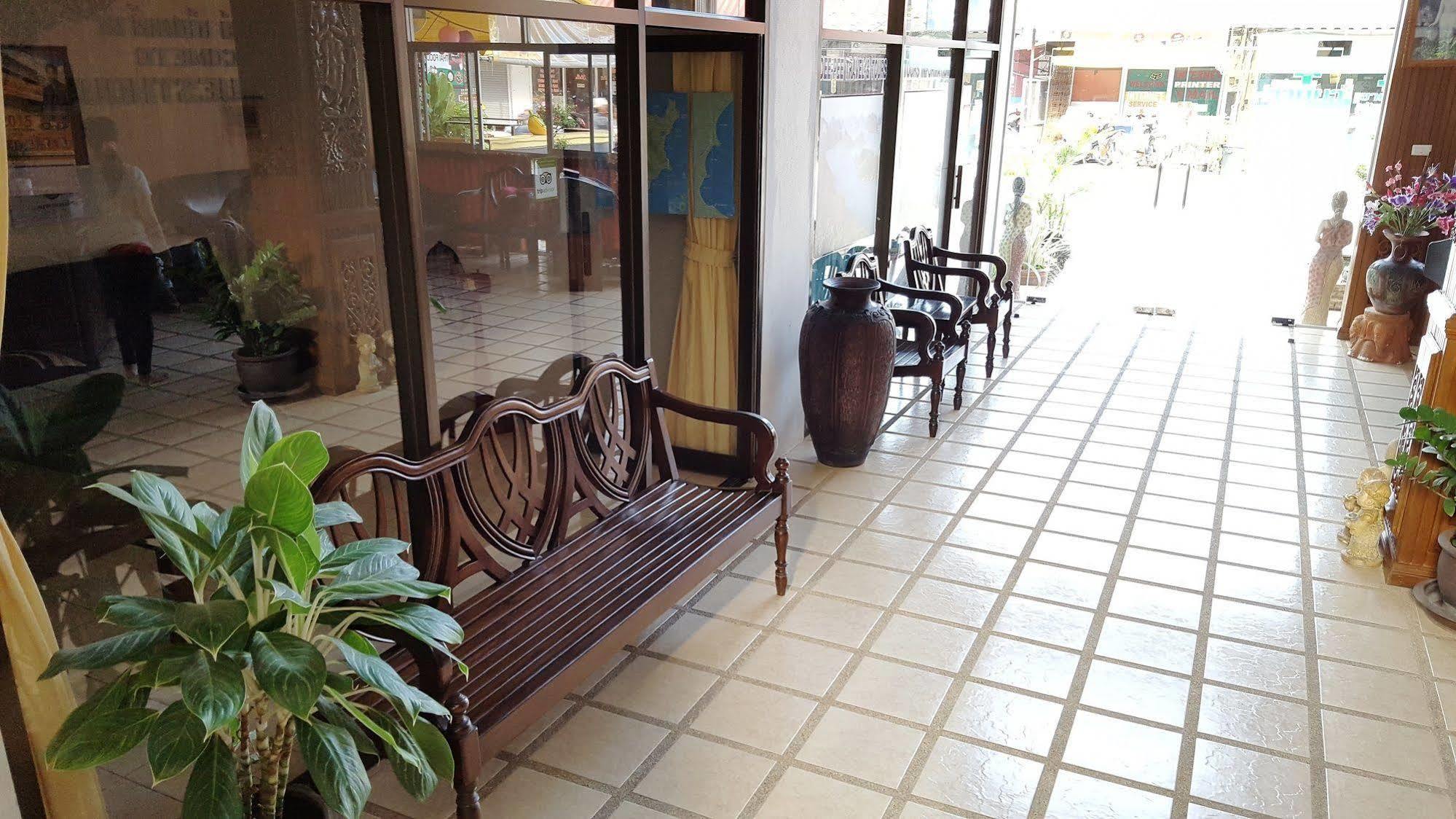 Holiday Guest House Chaweng  Exterior photo