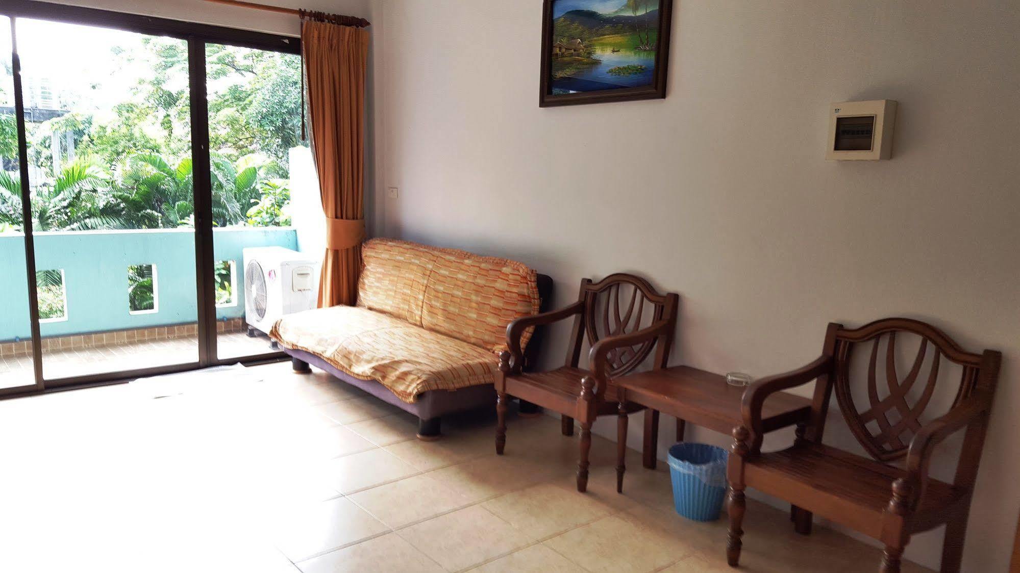 Holiday Guest House Chaweng  Exterior photo