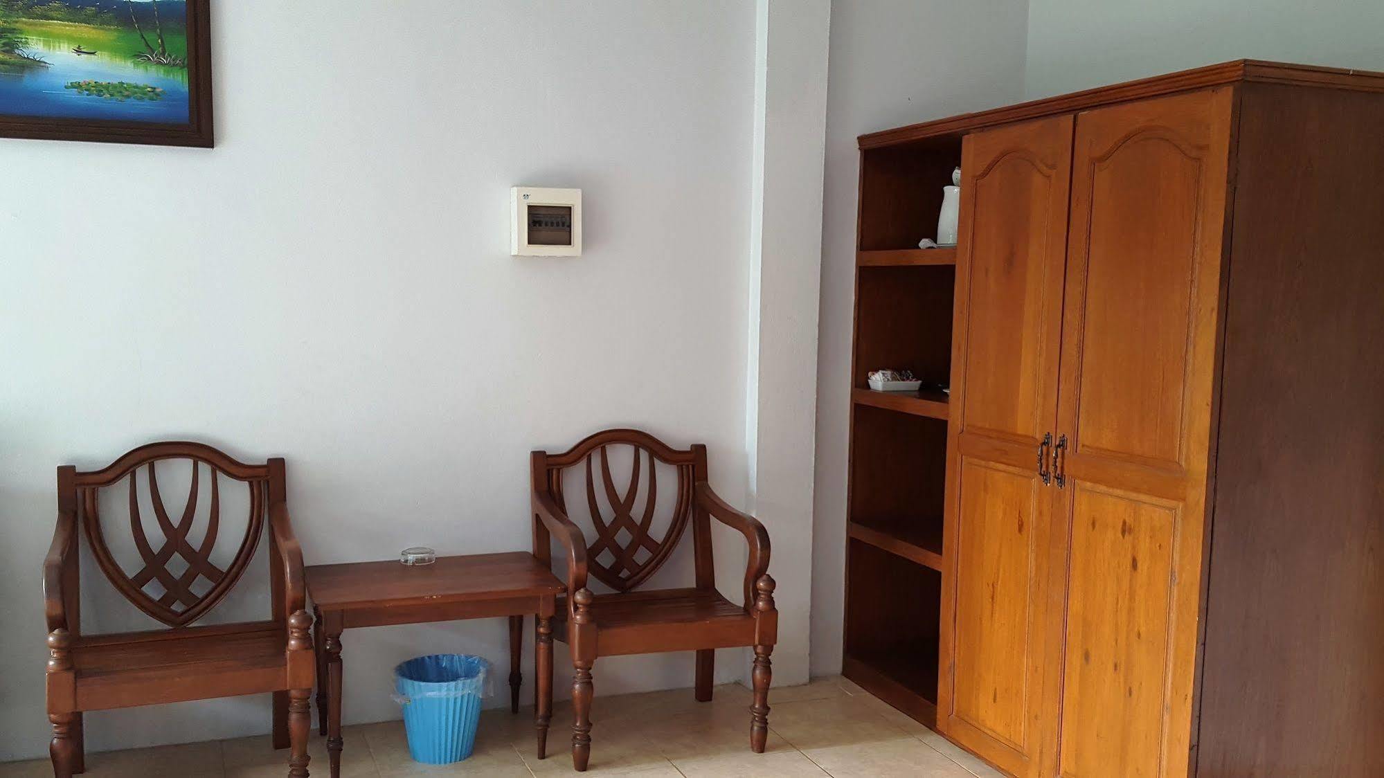 Holiday Guest House Chaweng  Exterior photo