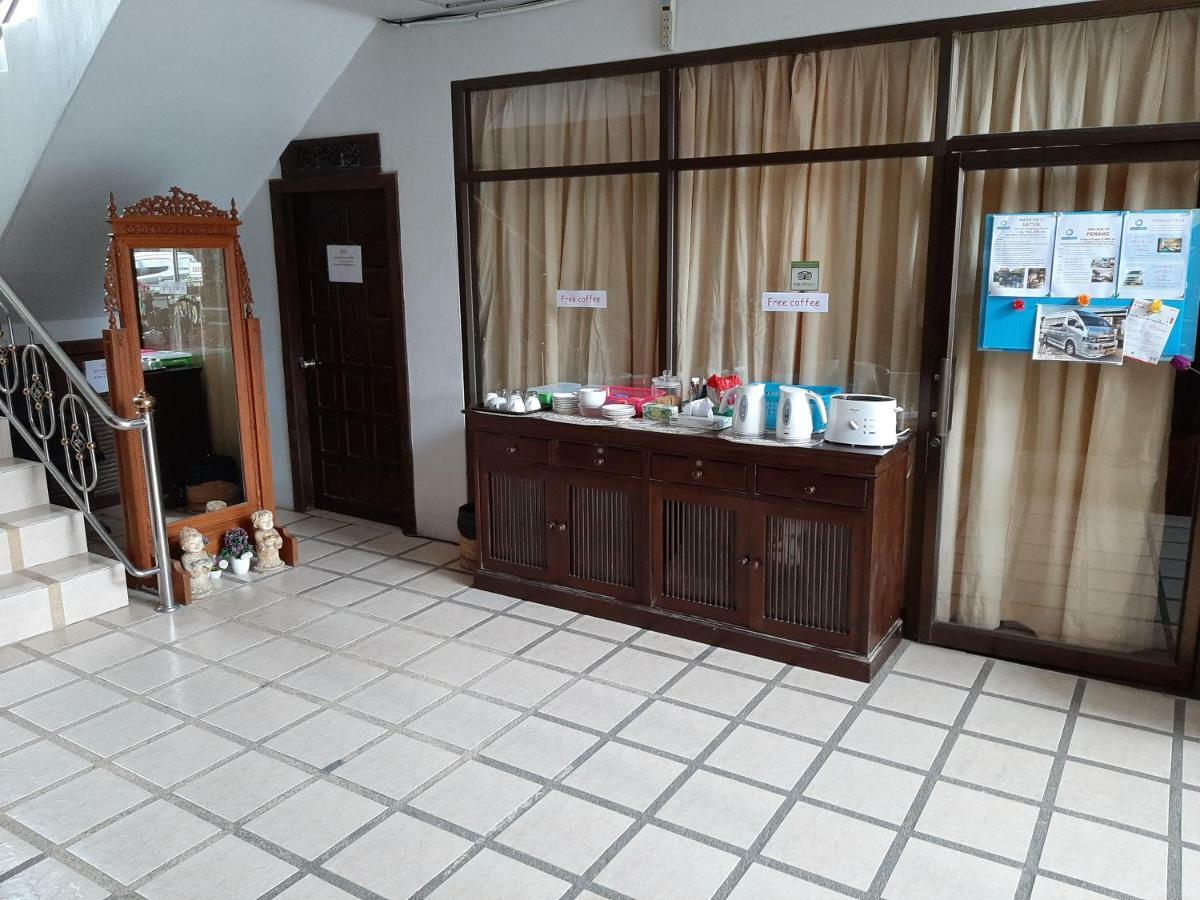Holiday Guest House Chaweng  Exterior photo