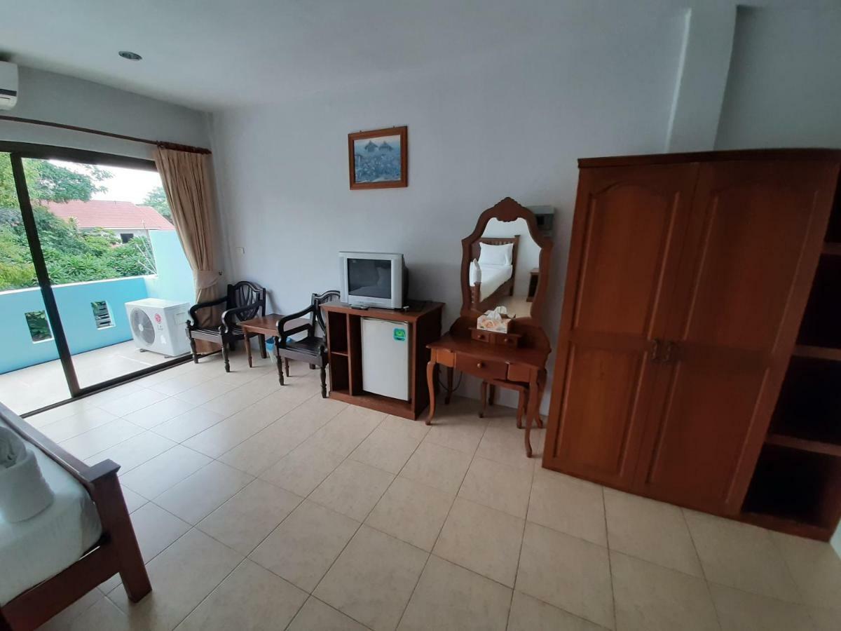 Holiday Guest House Chaweng  Exterior photo